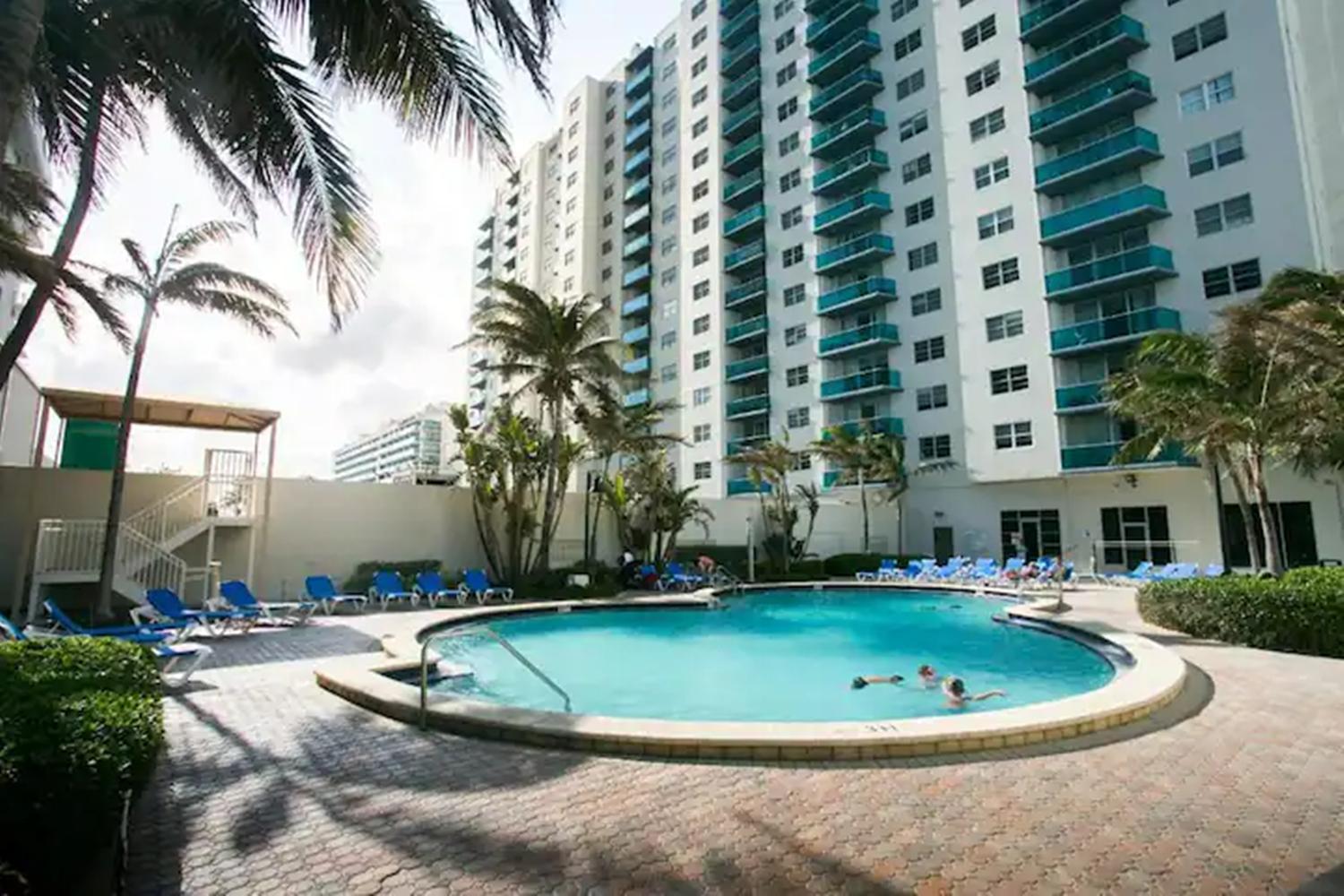 Sian Private Apartments Hollywood Luaran gambar