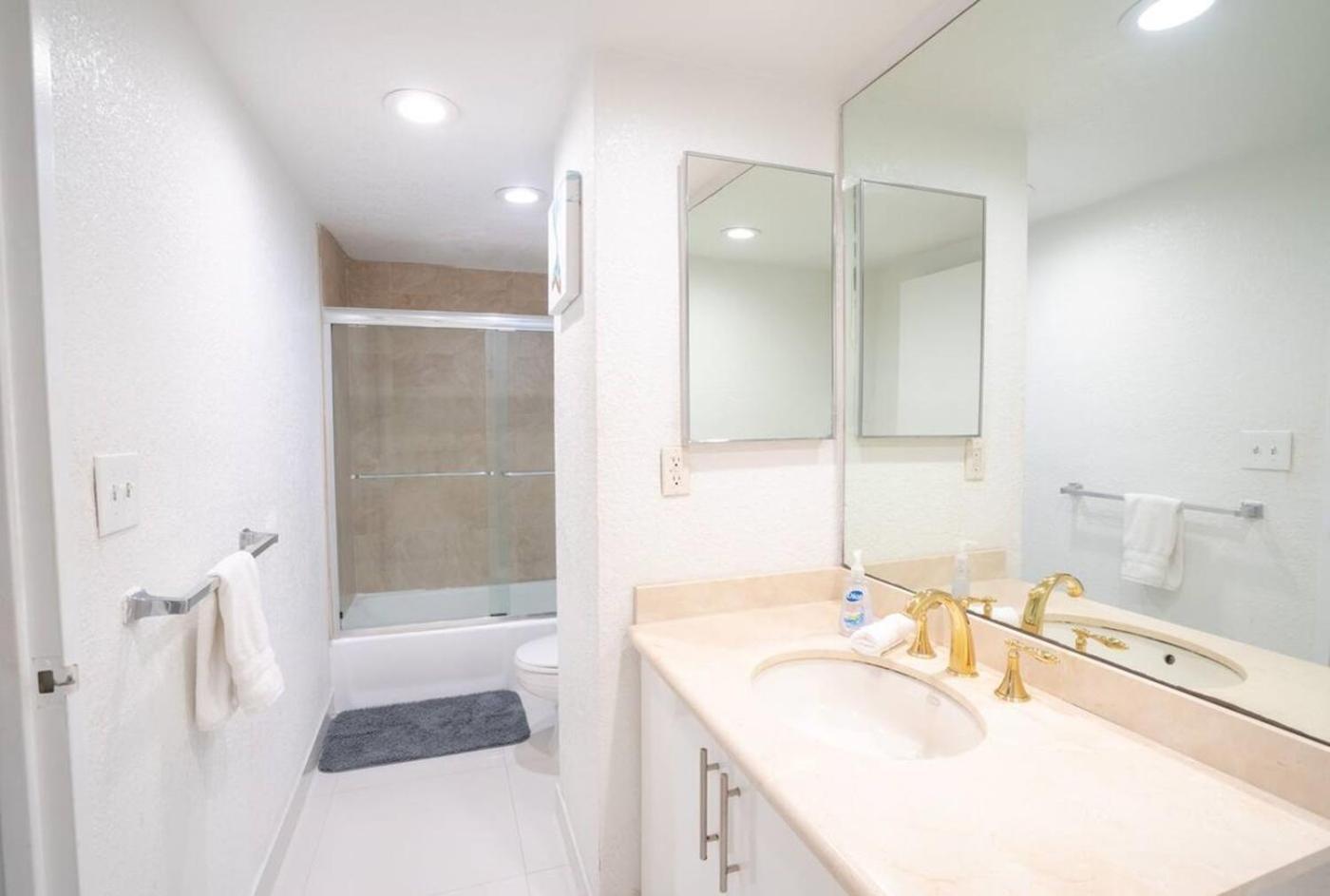Sian Private Apartments Hollywood Luaran gambar