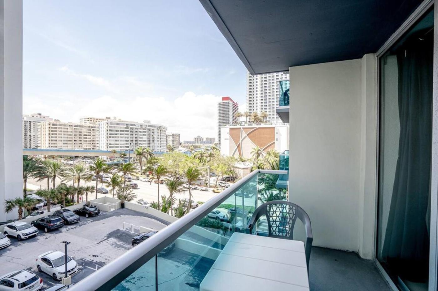 Sian Private Apartments Hollywood Luaran gambar